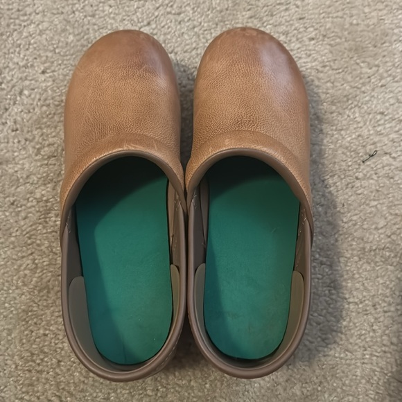 Dansko Professional Honey Distressed Clog - Picture 9 of 11